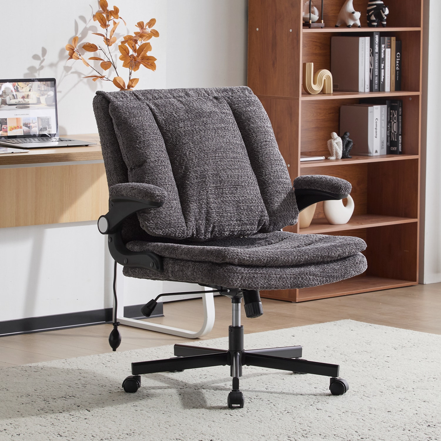 Ergonomic Office Chair With Airbag Lumbar Support And Flip Armrests_voghion.com